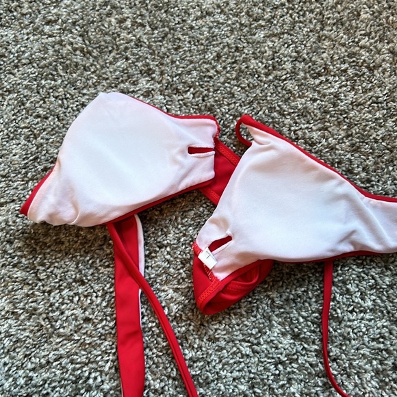 Bikini set size medium women’s. Red bikini top black and white polka dot bottoms - Picture 9 of 9